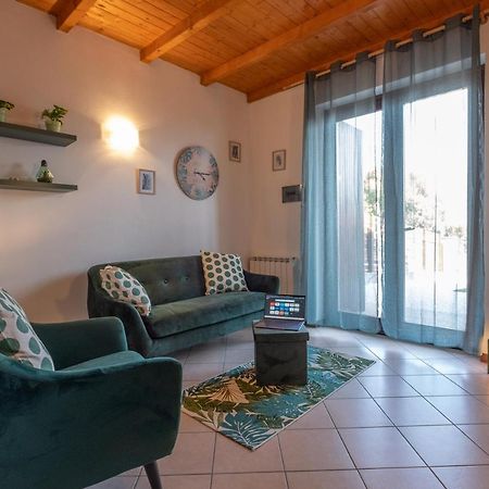 Happy Guest Apartments - Lake & Green Oasis Riva di Solto Eksteriør billede